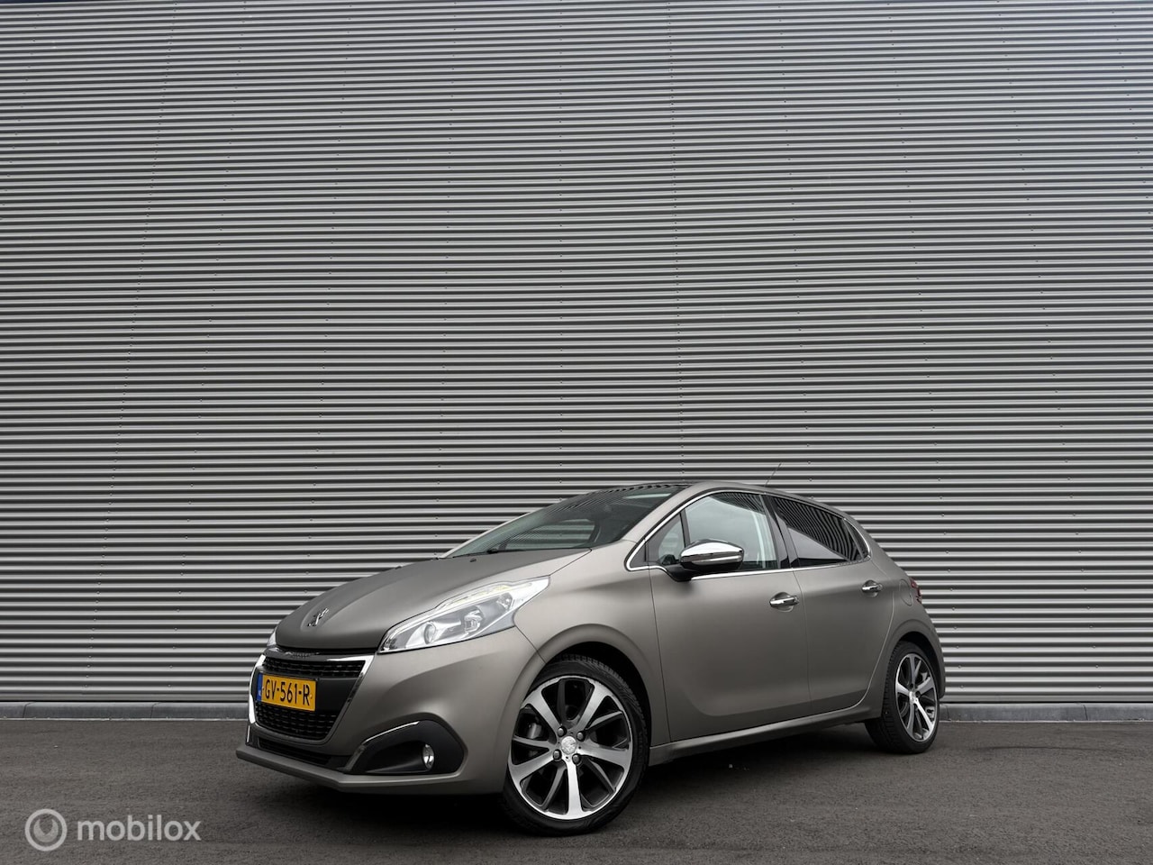 Peugeot 208 - 1.2 PureTech Premieré | Automaat | Trekhaak | Clima | Navi - AutoWereld.nl