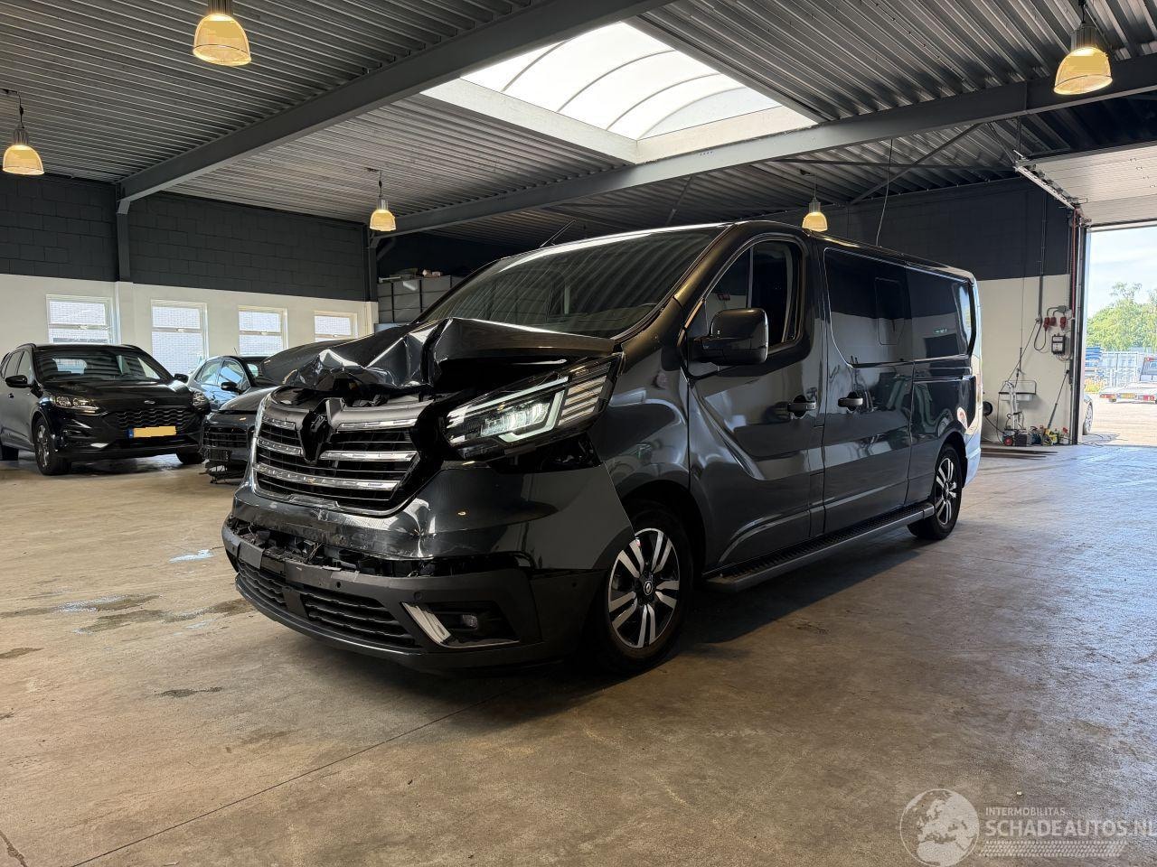 Renault Trafic - 2.0 L2H1 Extra DC 36.000 NAP! - AutoWereld.nl
