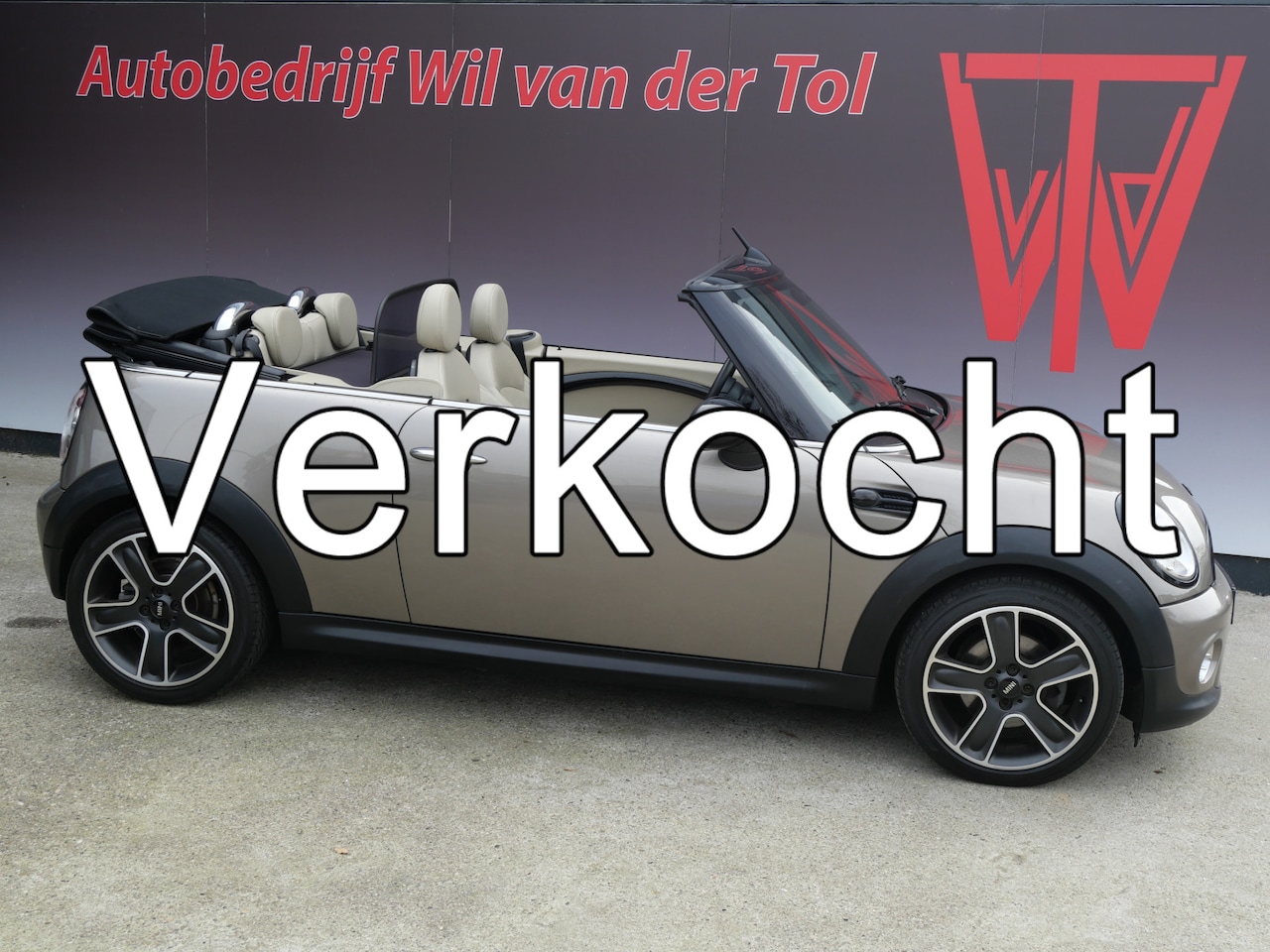 MINI Cabrio - 1.6 COOPER CHILI | LEER | 89.000 KM | LIEFHEBBERSAUTO | APK 04-2027!! - AutoWereld.nl