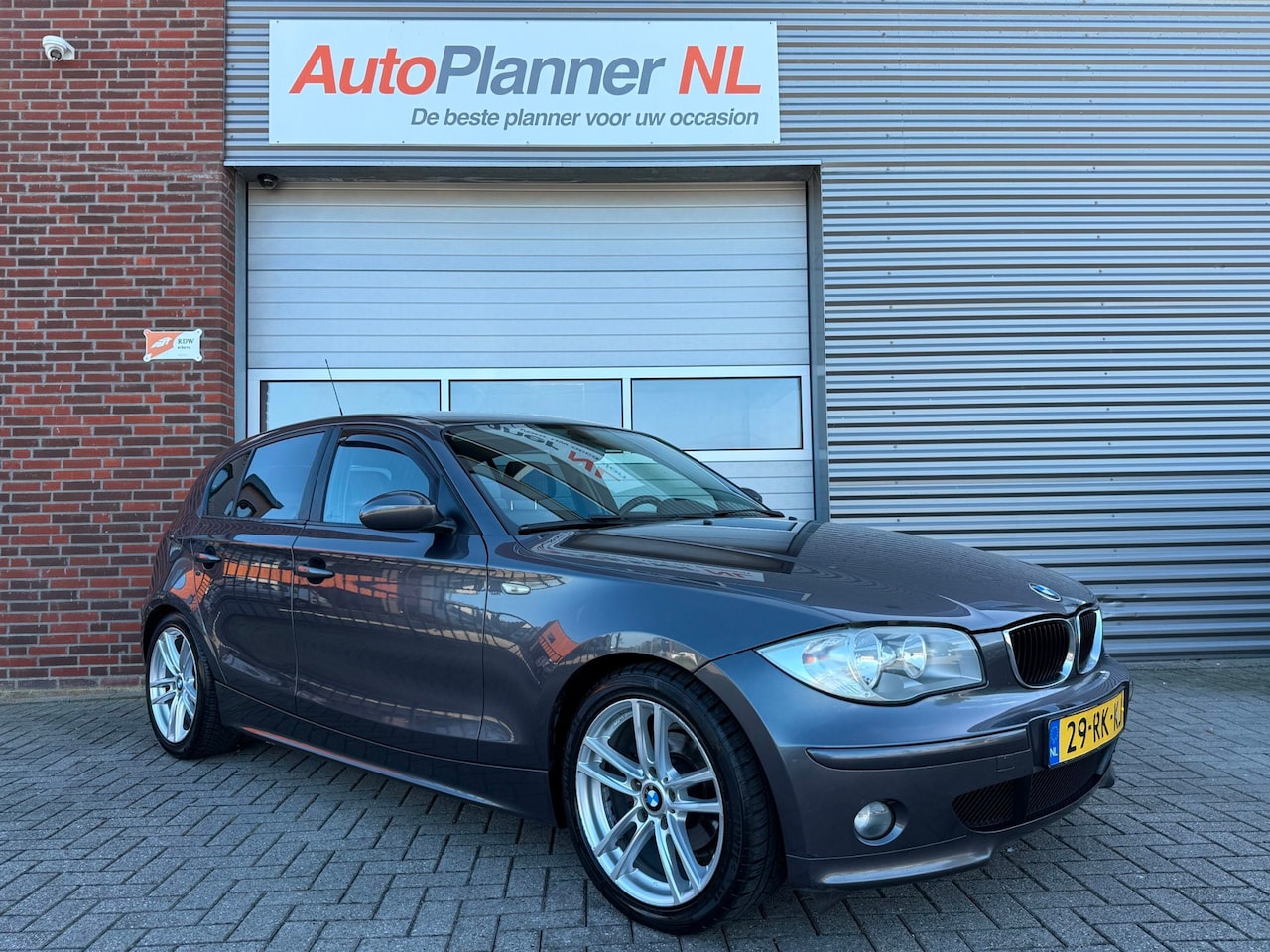BMW 1-serie - 118i! 5-Deurs! Clima! Nieuwe APK! - AutoWereld.nl