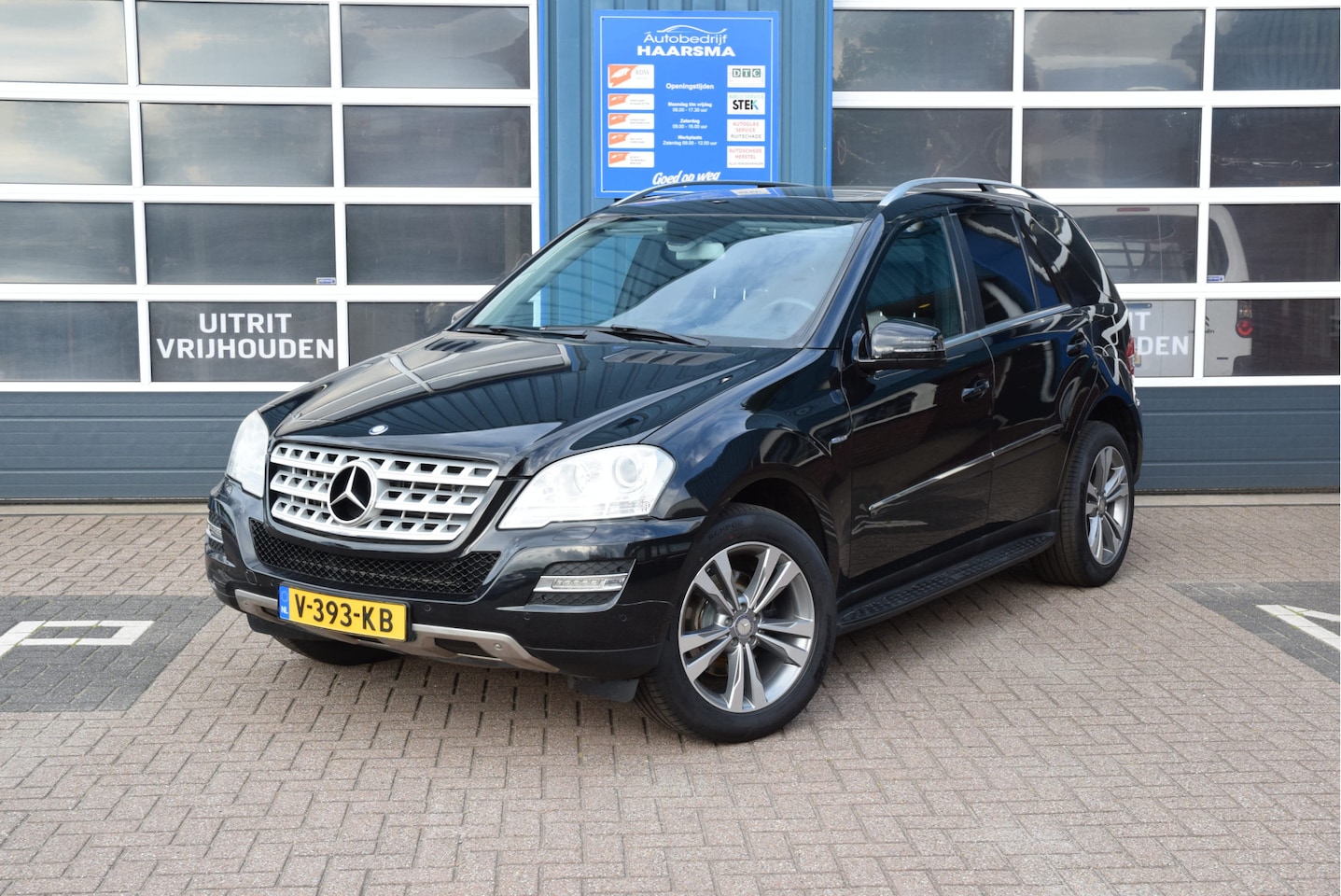 Mercedes-Benz M-klasse - 300 CDI - V6 - GRIJS KENTEKEN - SCHUIFDAK - AutoWereld.nl