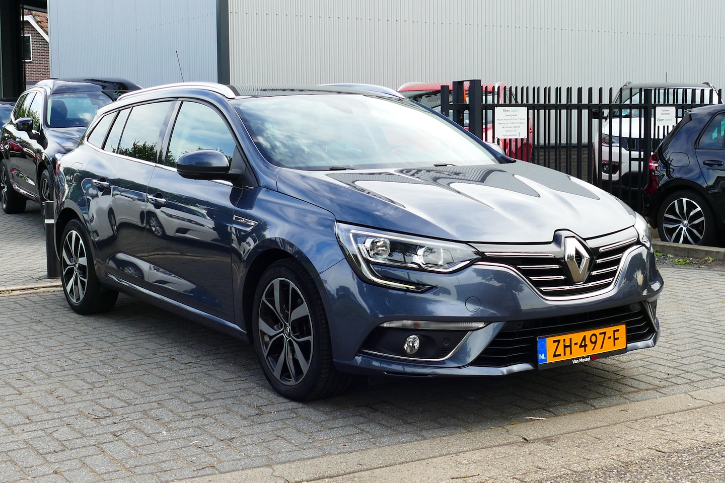 Renault Mégane Estate - 1.3 140pk TCe Bose. Camera, Navi, Half Leer, Carplay/Android, Clima, 17"LMV - AutoWereld.nl