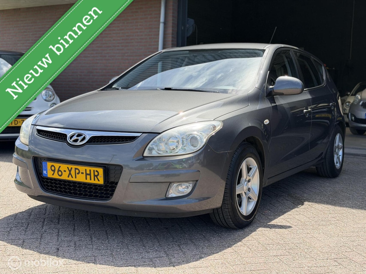 Hyundai i30 - 1.6i Dynamic AUTOMAAT|AIRCO|5DRS|APK|BOEKJES!! - AutoWereld.nl