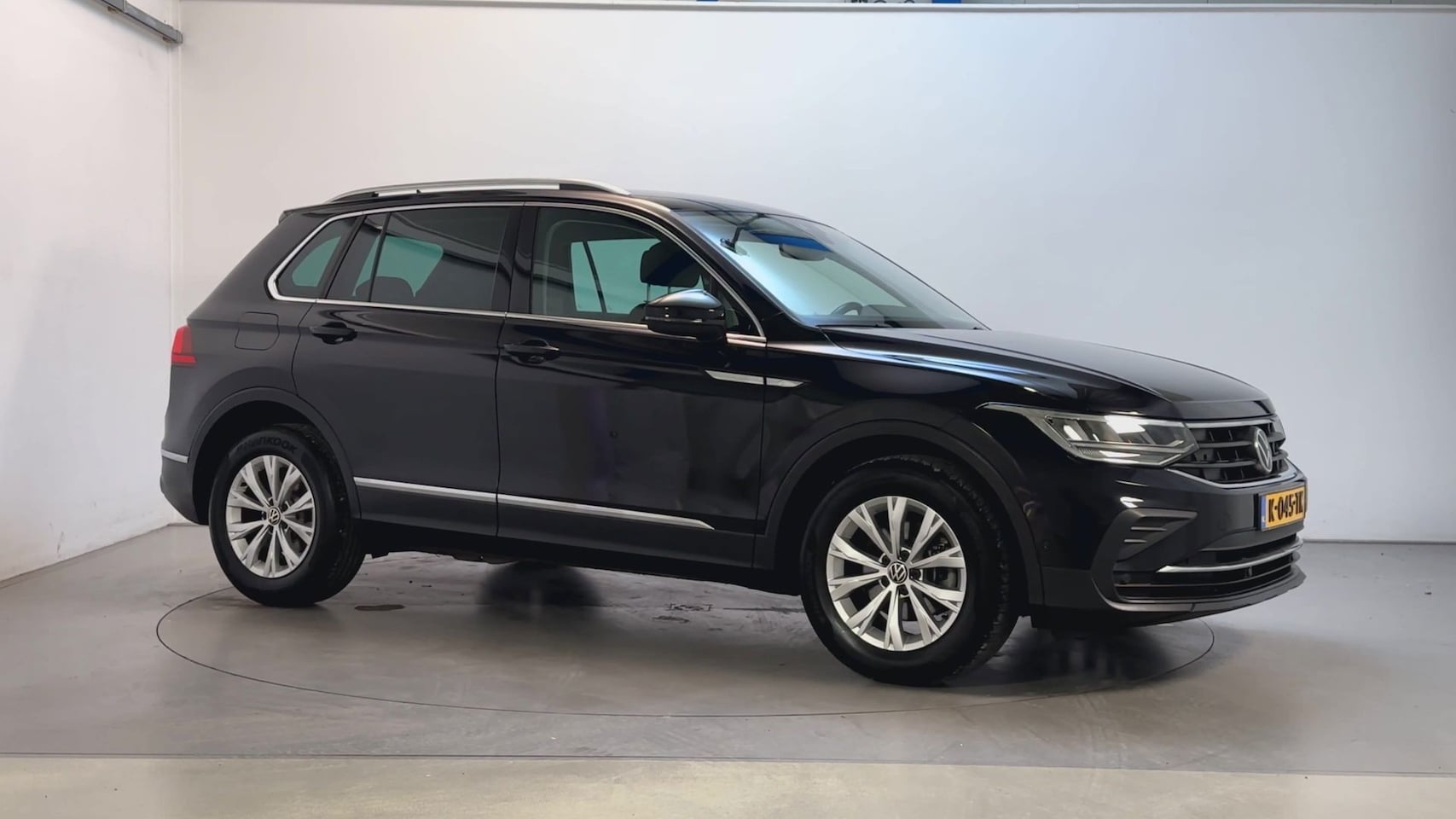 Volkswagen Tiguan - 1.5 TSI 150pk DSG Life Business Virtual Cockpit Navigatie DAB+ App-Connect - AutoWereld.nl