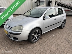 Volkswagen Golf - 1.6 FSI Comfortline