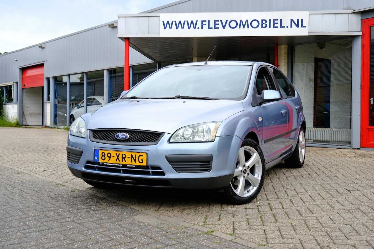 Ford Focus - 1.6-16V Ghia 5drs Airco|LMV - AutoWereld.nl