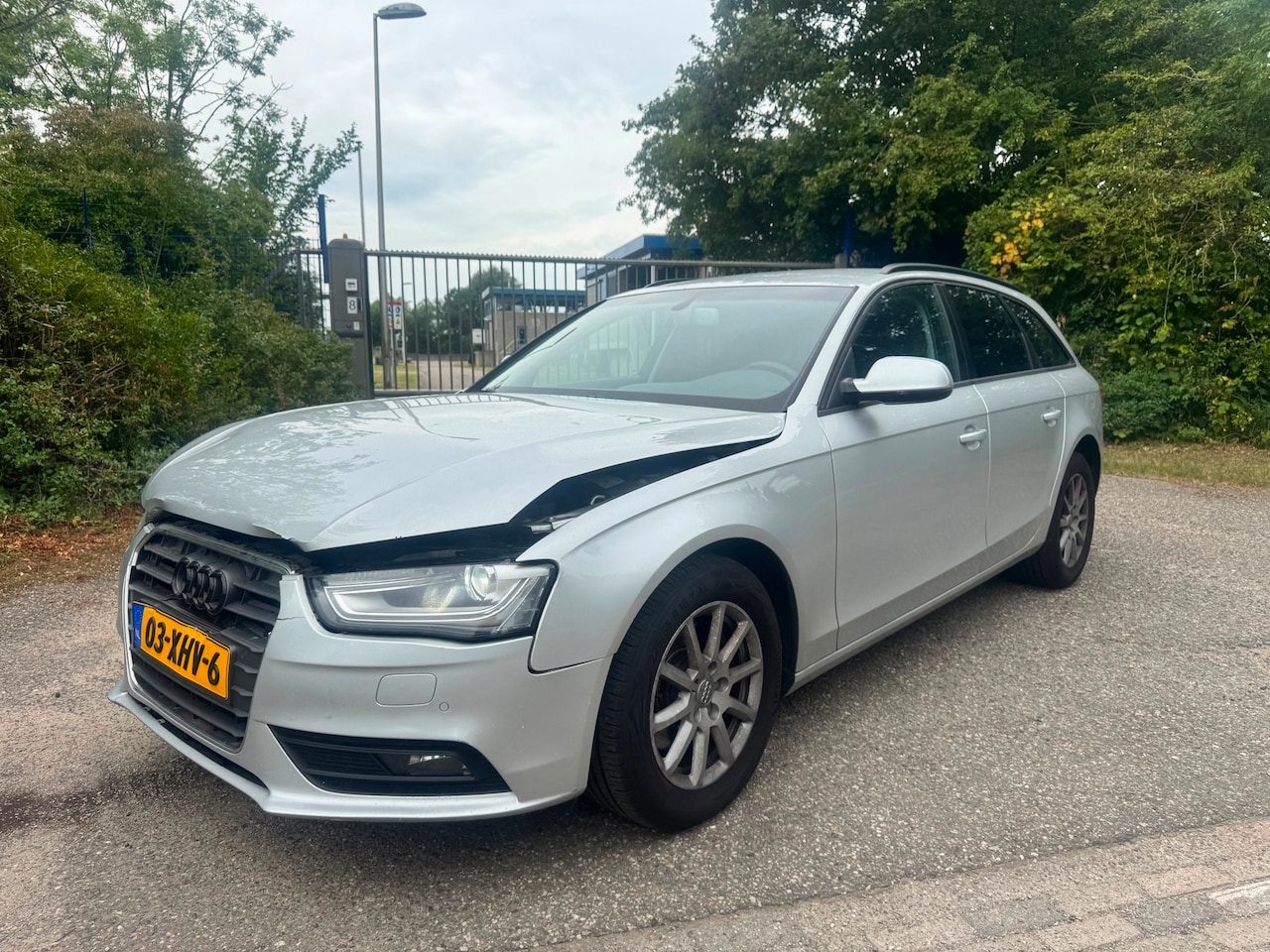 Audi A4 Avant - 1.8 TFSI Pro Line *lichte schade* export of handel - AutoWereld.nl