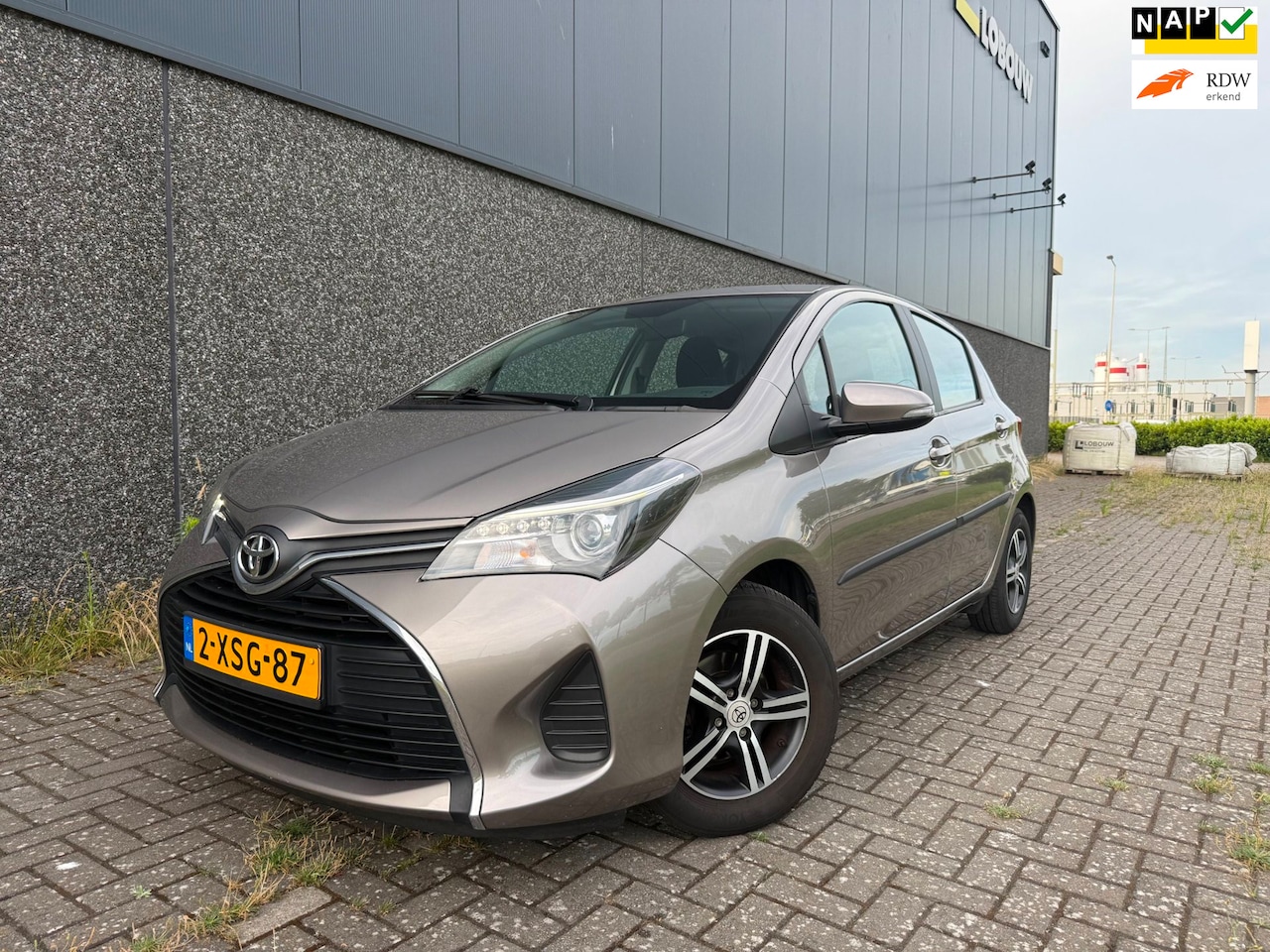 Toyota Yaris - 1.0 VVT-i Aspiration/CARPLAY/DEALER OH/AIRCO/CAMERA - AutoWereld.nl