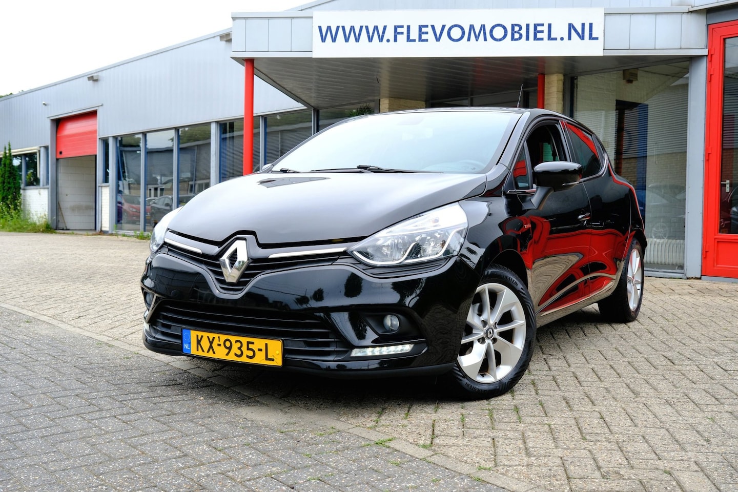Renault Clio - 1.5 dCi Ecoleader Limited 5-drs Navi|Clima|LMV|DAB - AutoWereld.nl