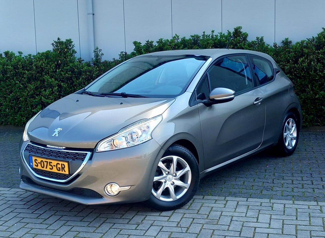 Peugeot 208 - 1.4 VTi 95PK 3D Active - AutoWereld.nl