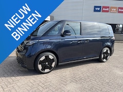 Volkswagen ID. Buzz - Pro 77kWh grote accu, zeer luxe uitgevoerd, deels leer, uniek kleuren combinatie binnen me