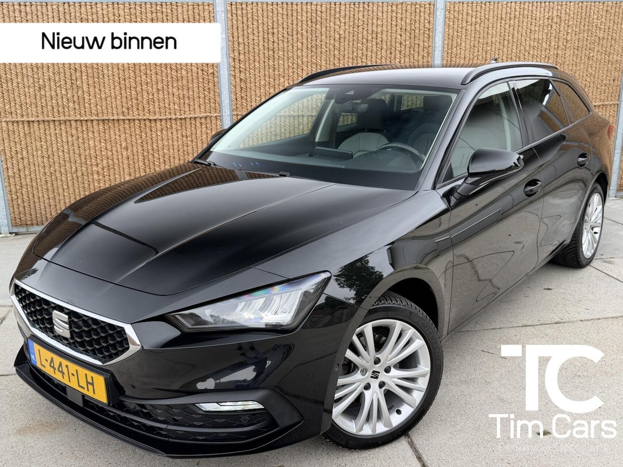 SEAT Leon Sportstourer - 1.5 TSI Style Business Intense Beats Audio | Lichtmetalen velgen 17 inch | Apple CarPlay/A - AutoWereld.nl