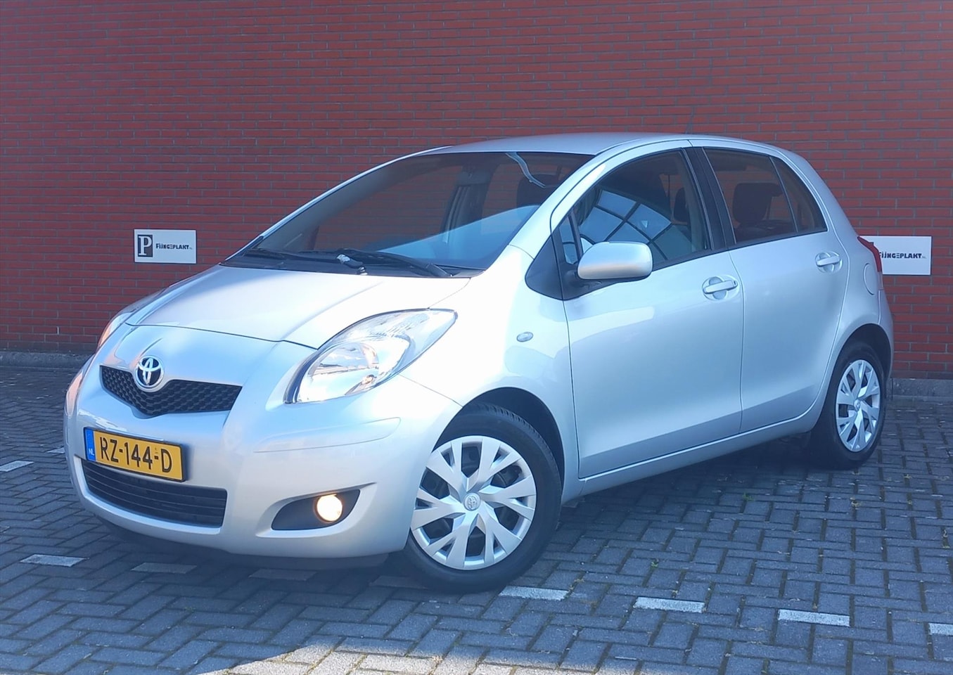 Toyota Yaris - 1.3 16v VVT-i 99pk 5D Aspiration Airco - AutoWereld.nl