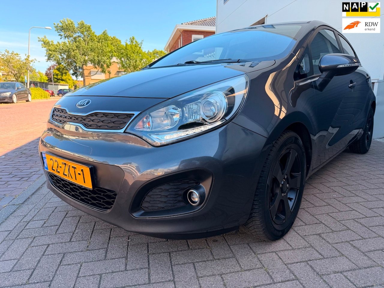 Kia Rio - 1.2 CVVT Design Edition/Airco/Cruise-c/Led/Pdc/1eigenaar/Elek-pakket - AutoWereld.nl