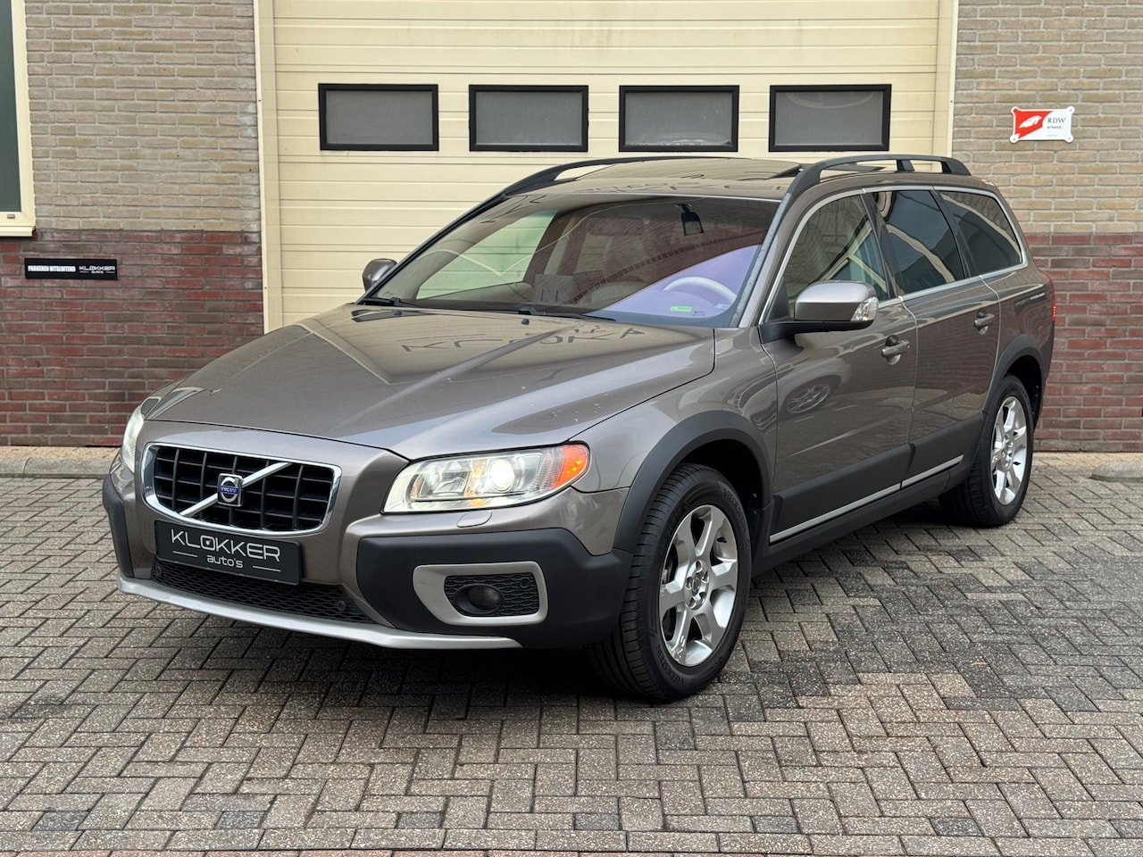 Volvo XC70 - 3.2 Summum Schuifdak|Navi|Memory|Xenon|Trekhaak - AutoWereld.nl