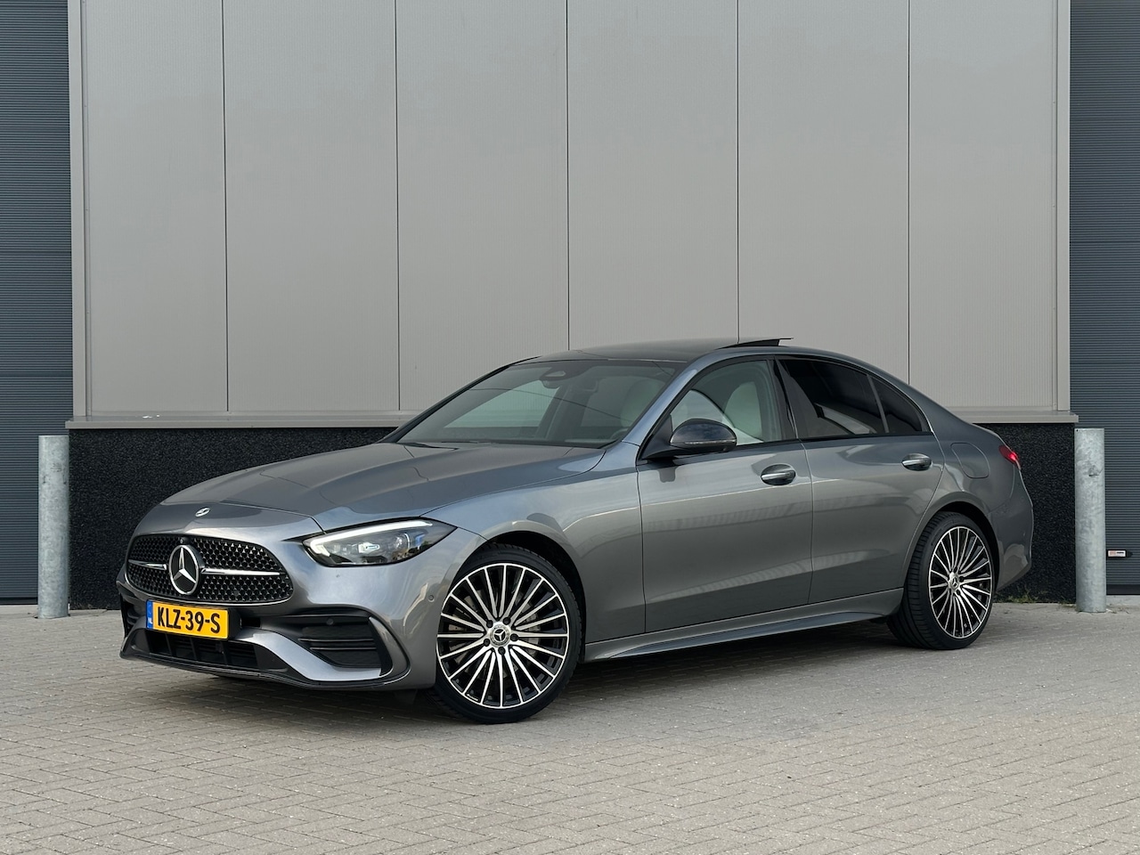 Mercedes-Benz C-klasse - 300 e AMG Line |PANO|MEMORY|360|KEYLE - AutoWereld.nl