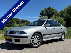 Mitsubishi Carisma - 1.6 Comfort Drive | 1e Eigenaar | slechts 99.576 km | Airco | 15" Velgen | Nieuwe APK | Go