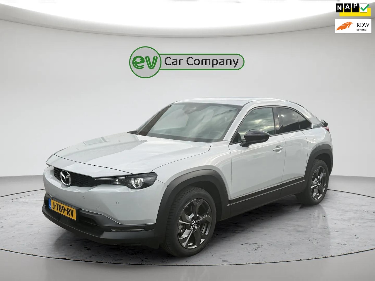 Mazda MX-30 - E-SkyActiv 145 First Edition 36 kWh | SOH 93% | Headup | Elektrische stoelen | CarPlay | A - AutoWereld.nl