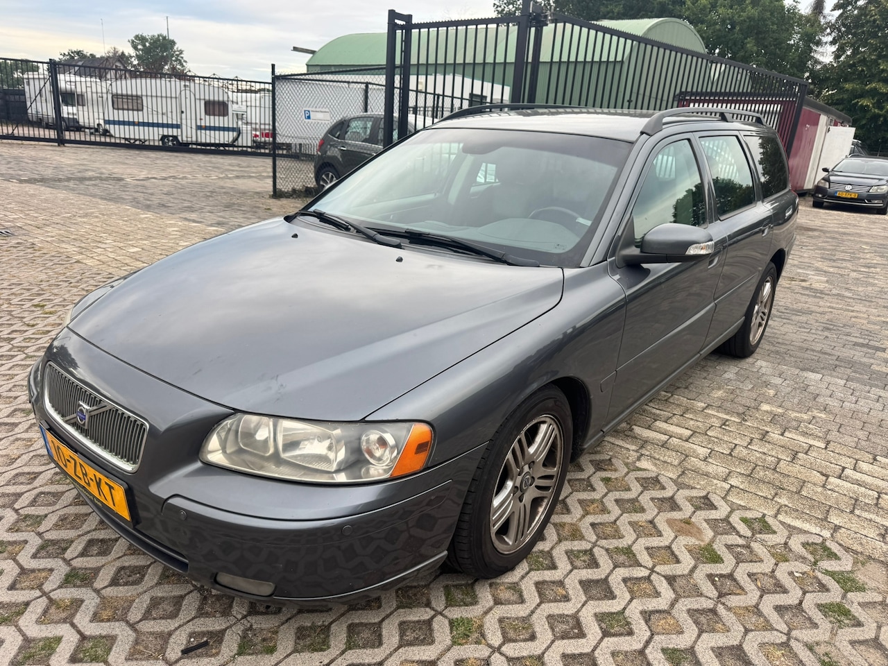 Volvo V70 - 2.4 D5 Momentum 2.4 D5 Momentum - AutoWereld.nl