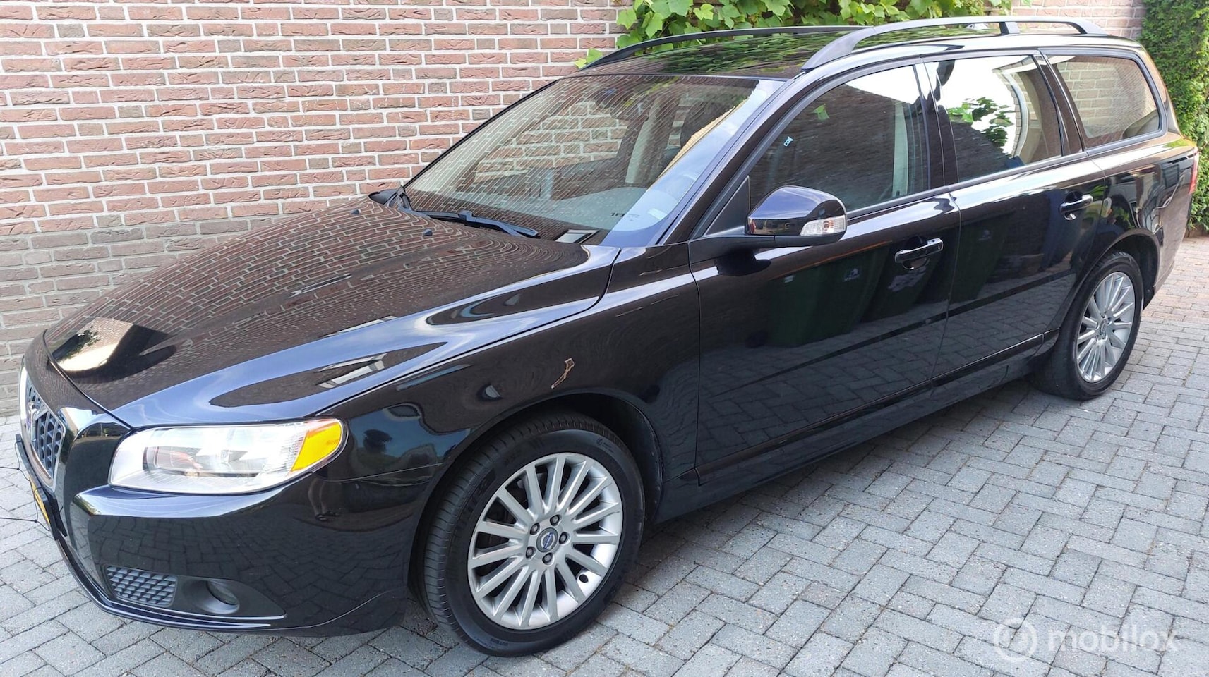 Volvo V70 - 2.5 Turbo 2008 Dealer onderh.200PK/Trekhaak/Leder - AutoWereld.nl