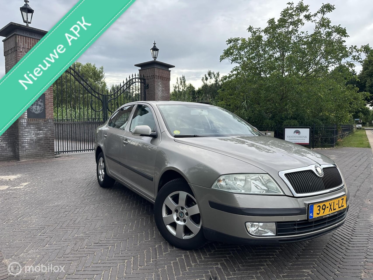 Skoda Octavia - 1.6 FSI Attractive Trekhaak Airco Cruise✅ - AutoWereld.nl