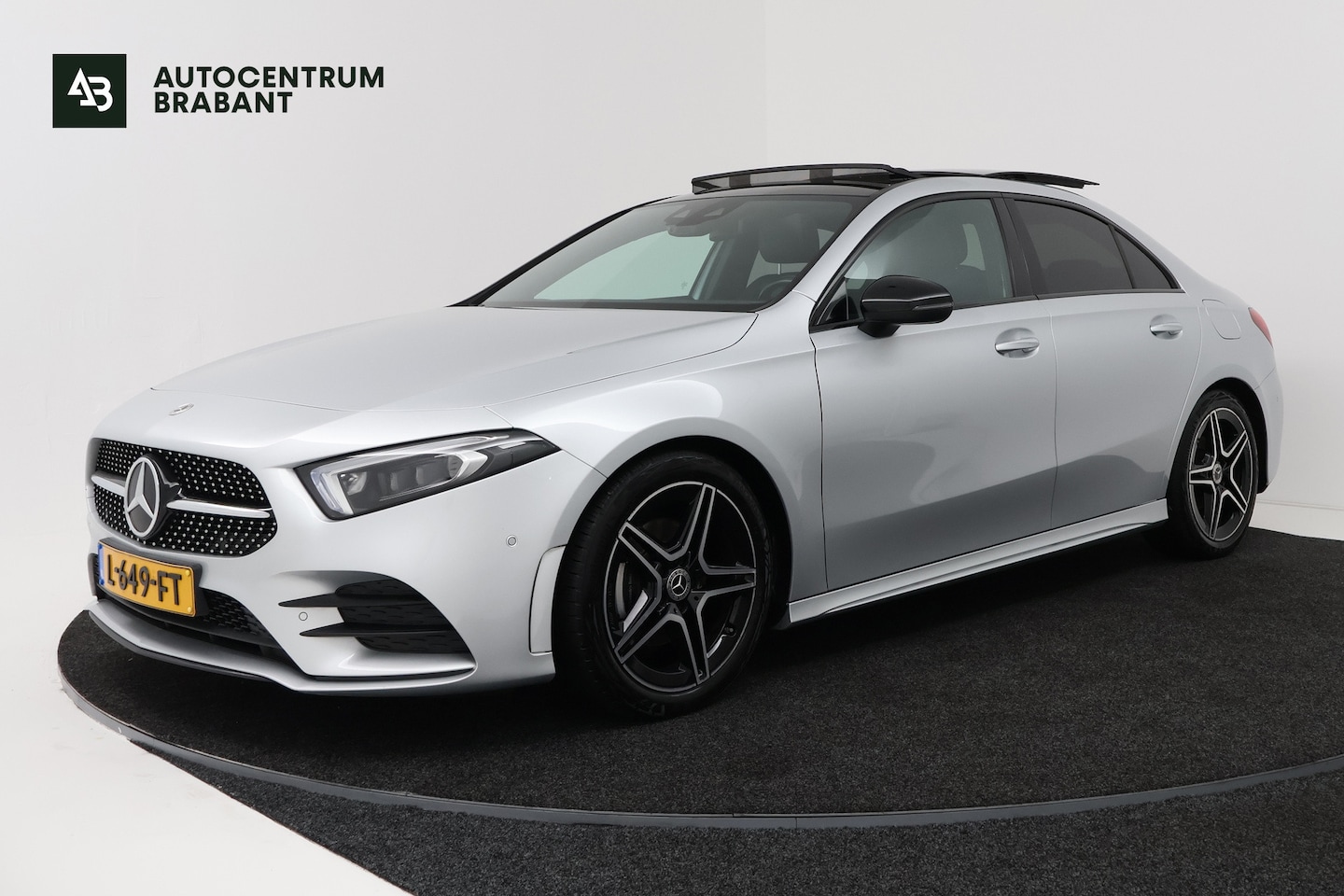Mercedes-Benz A-klasse - 180 Business Solution AMG (PANORAMADAK, SFEERVERLICHTING, ELEKT. STOELEN, MULTIBEAM KOPLAM - AutoWereld.nl