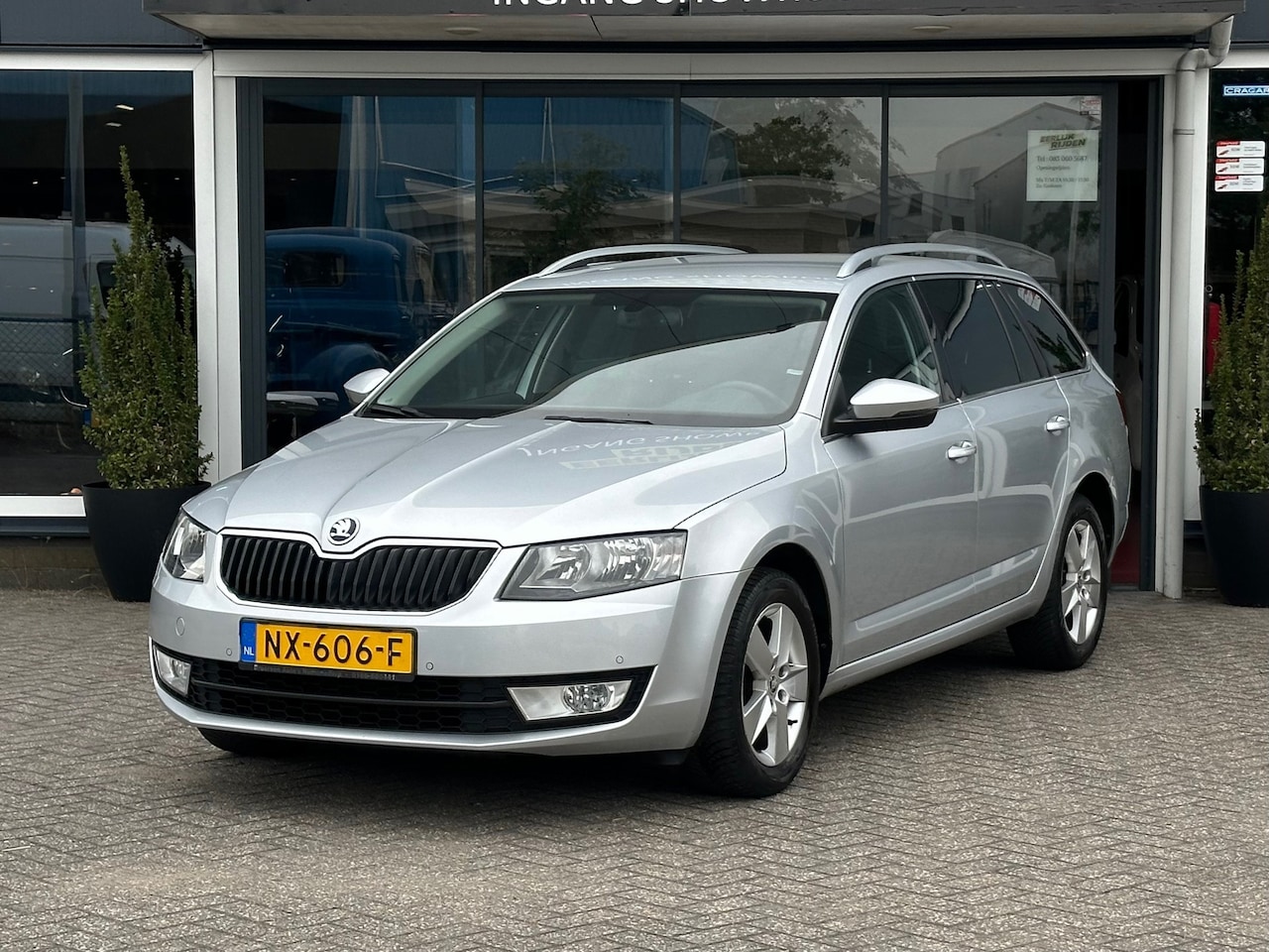 Skoda Octavia Combi - 1.2 TSI Greentech Ambition Businessline / Dealer Onderhouden - AutoWereld.nl
