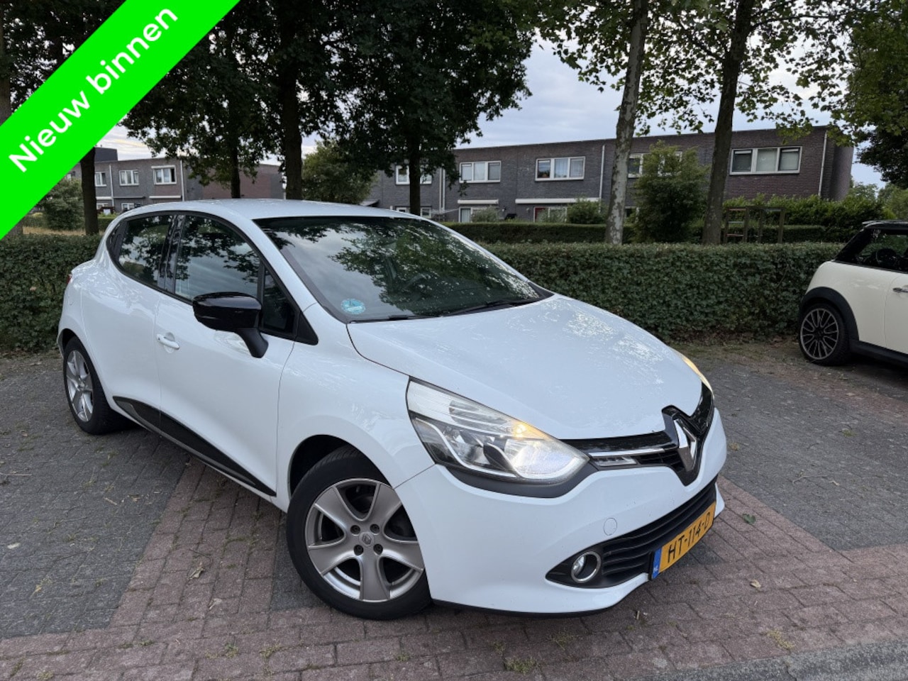 Renault Clio - 1.5 dCi Rlink Navi|Clima|Cruise|Sensoren - AutoWereld.nl