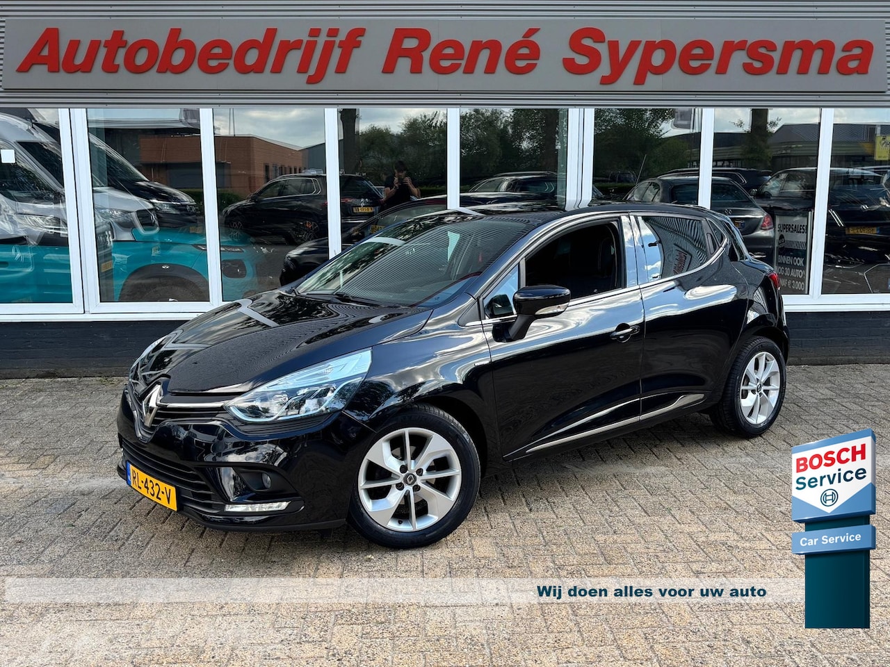 Renault Clio - 0.9 TCe Limited | Bluetooth | Parkeersensoren | Navi | Cruise | 1e Eigenaar - AutoWereld.nl