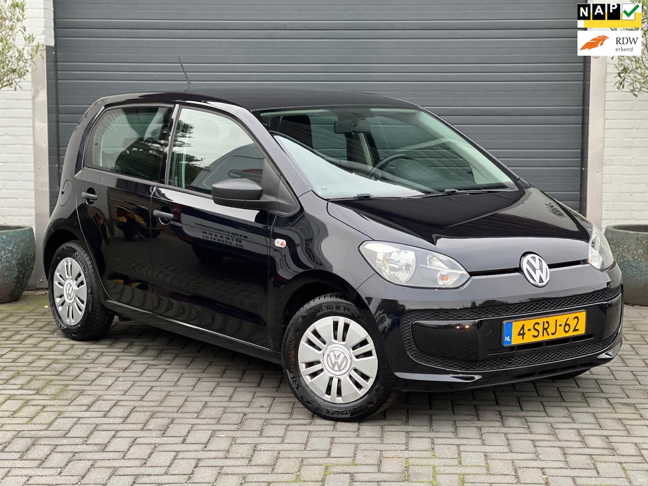 Volkswagen Up! - 1.0 take up! BlueMotion | Airco | 5-Drs | Zwart | ISOFIX | - AutoWereld.nl