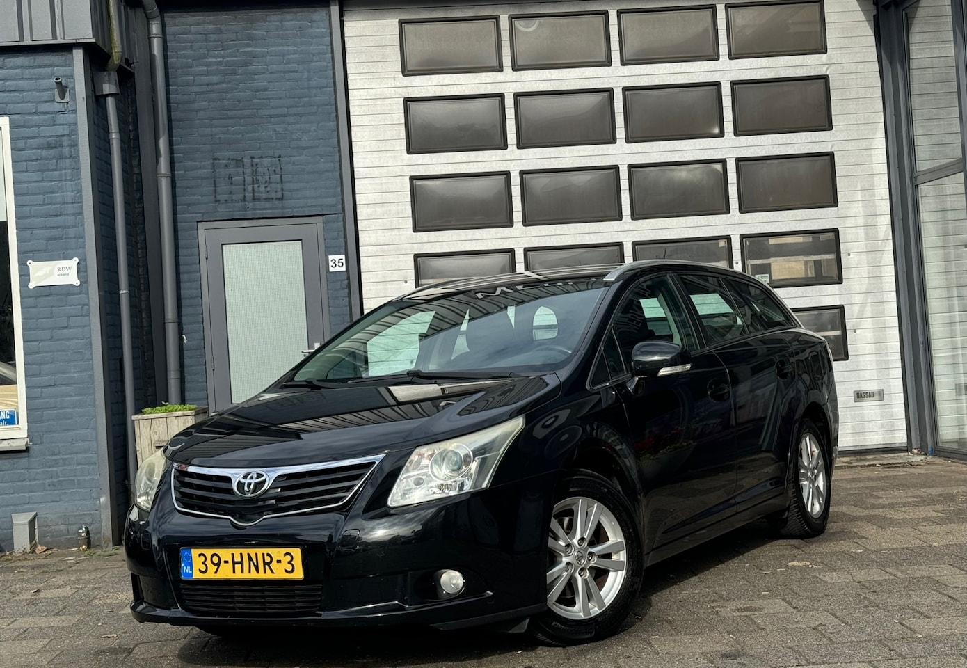Toyota Avensis Wagon - 1.8 VVTi Dynamic | Clima | Cruise | Navi - AutoWereld.nl