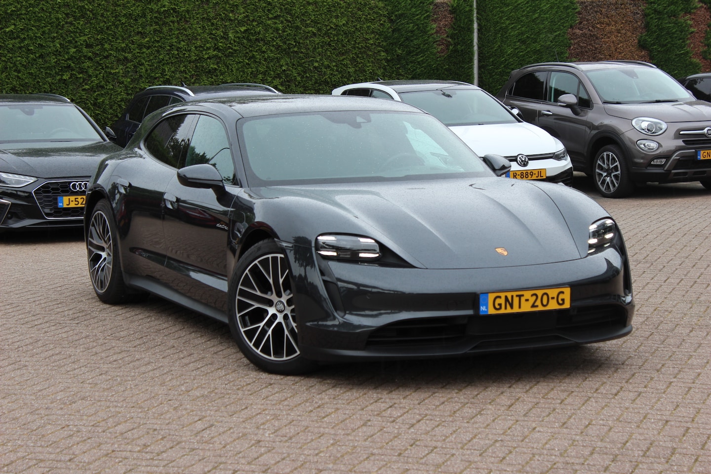 Porsche Taycan Sport Turismo - 93 kWh / SoH 93,3% / Panoramadak / Camera / Bose / 20'' / Luchtvering / Leder / Warmtepomp - AutoWereld.nl