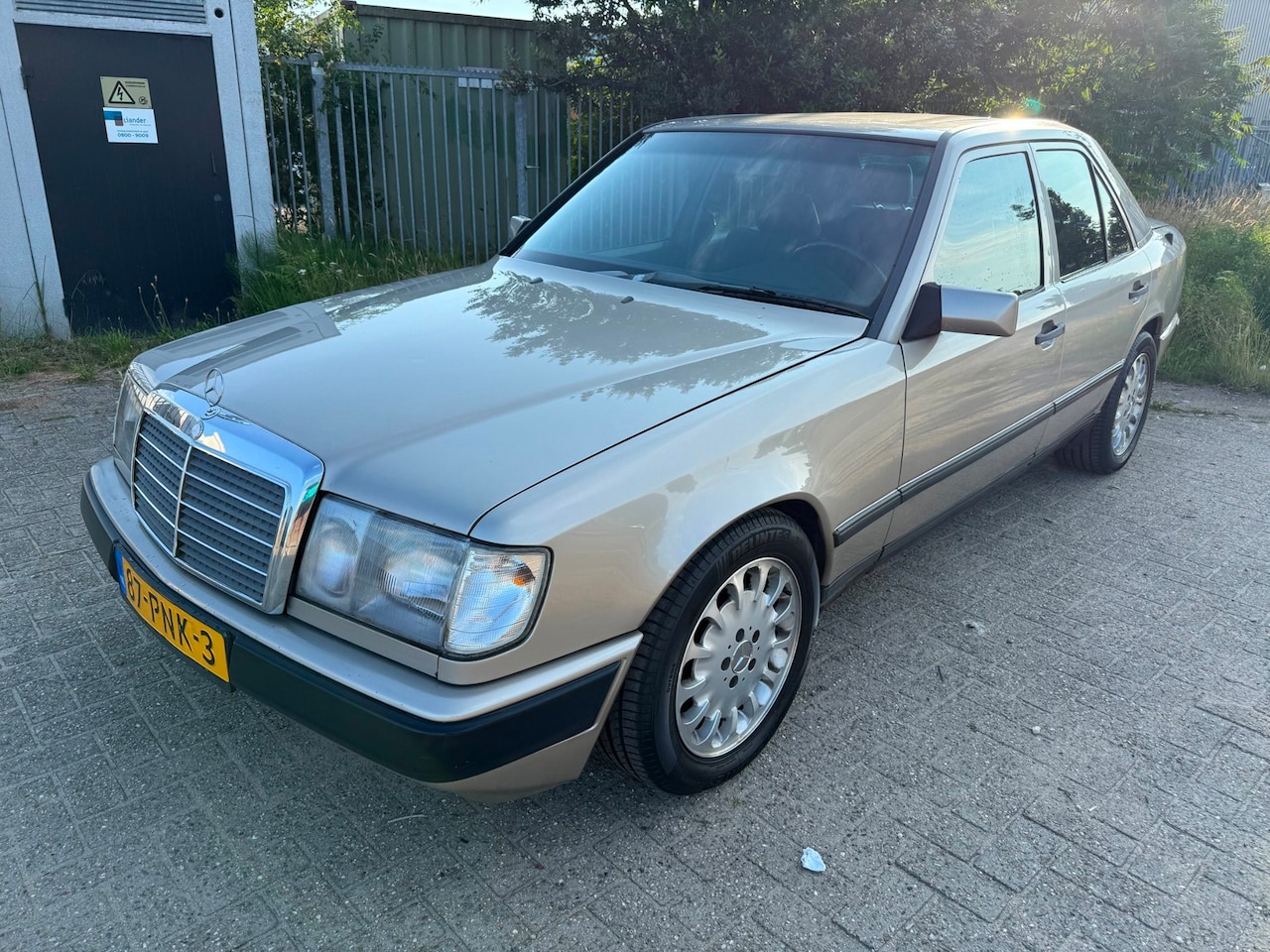 Mercedes-Benz 230 - (W124) E 1986 Belastingvrij, Automaat, Nwe APK - AutoWereld.nl