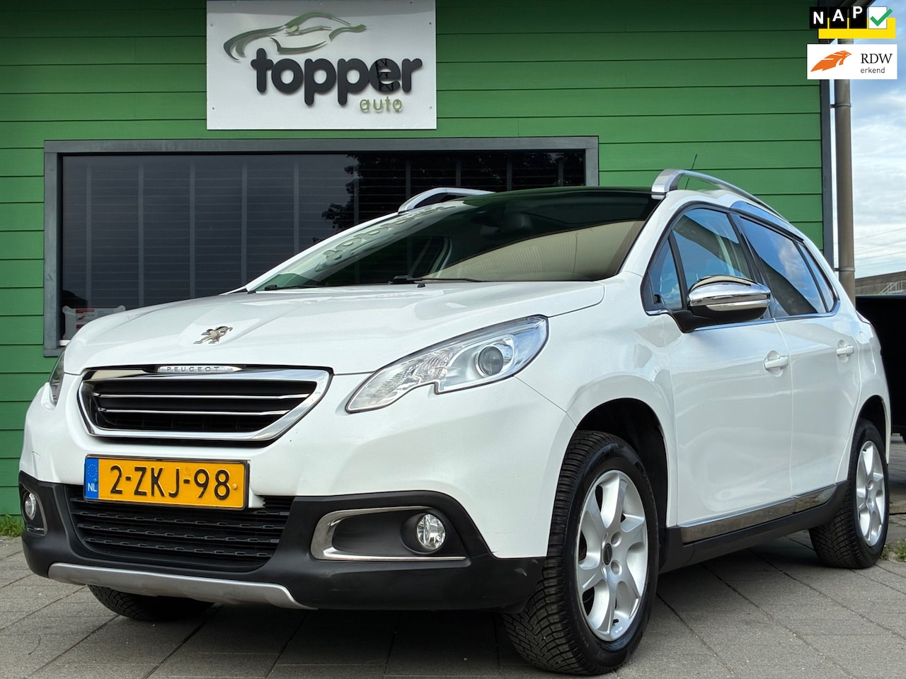Peugeot 2008 - 1.2 PureTech Allure|1e Eigenaar|Automaat|D-riem v.v.|Panoramadak|Navigatie|CruiseControl|C - AutoWereld.nl