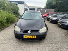 Volkswagen Golf - 1.6 FSI Sportline