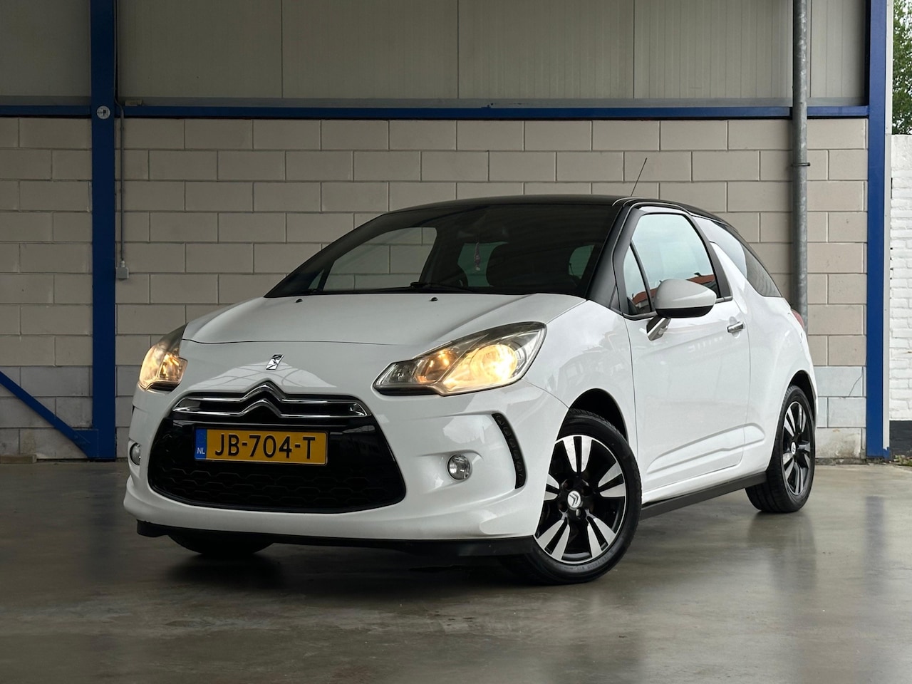 Citroën DS3 - 1.6 So Chic in Black 1.6 So Chic in Black - AutoWereld.nl