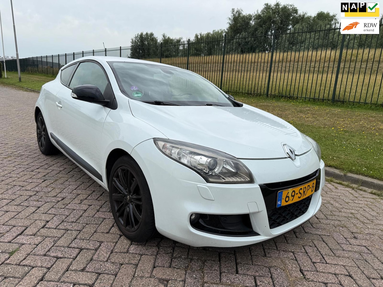 Renault Mégane Coupé - 1.4 TCe Monaco GP 1.4 TCe Monaco GP - AutoWereld.nl
