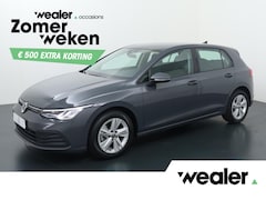 Volkswagen Golf - 1.0 eTSI Life | 110 PK | Automaat | Achteruitrijcamera | Adaptive cruise control | LED ver