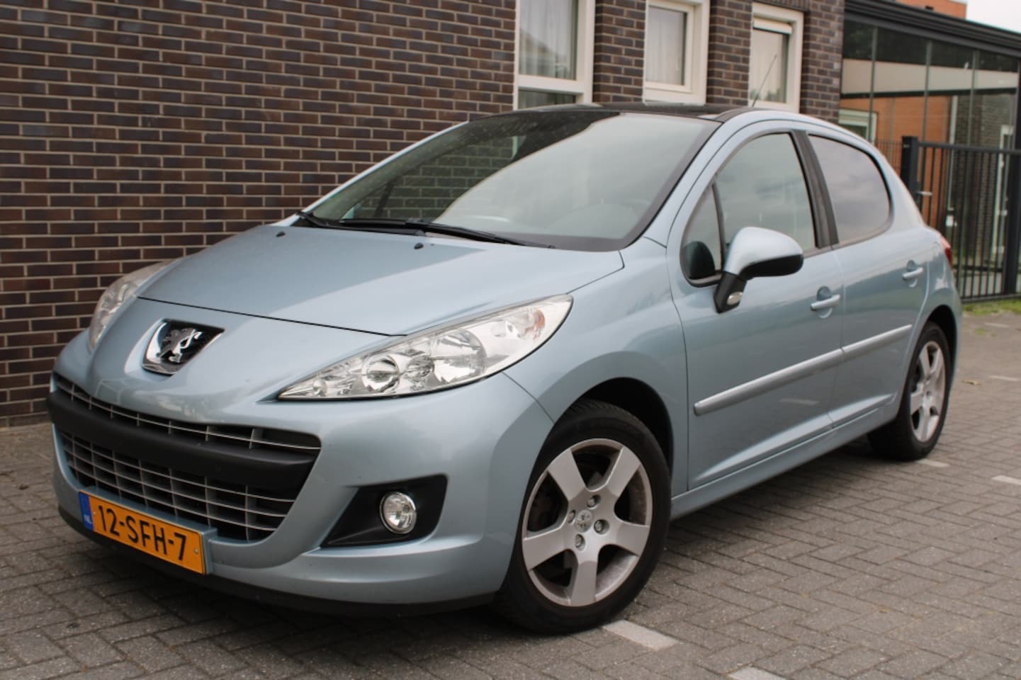 Peugeot 207 - 1.6 VTi Allure-Volautomaat-Pano-Navi-half leer - AutoWereld.nl