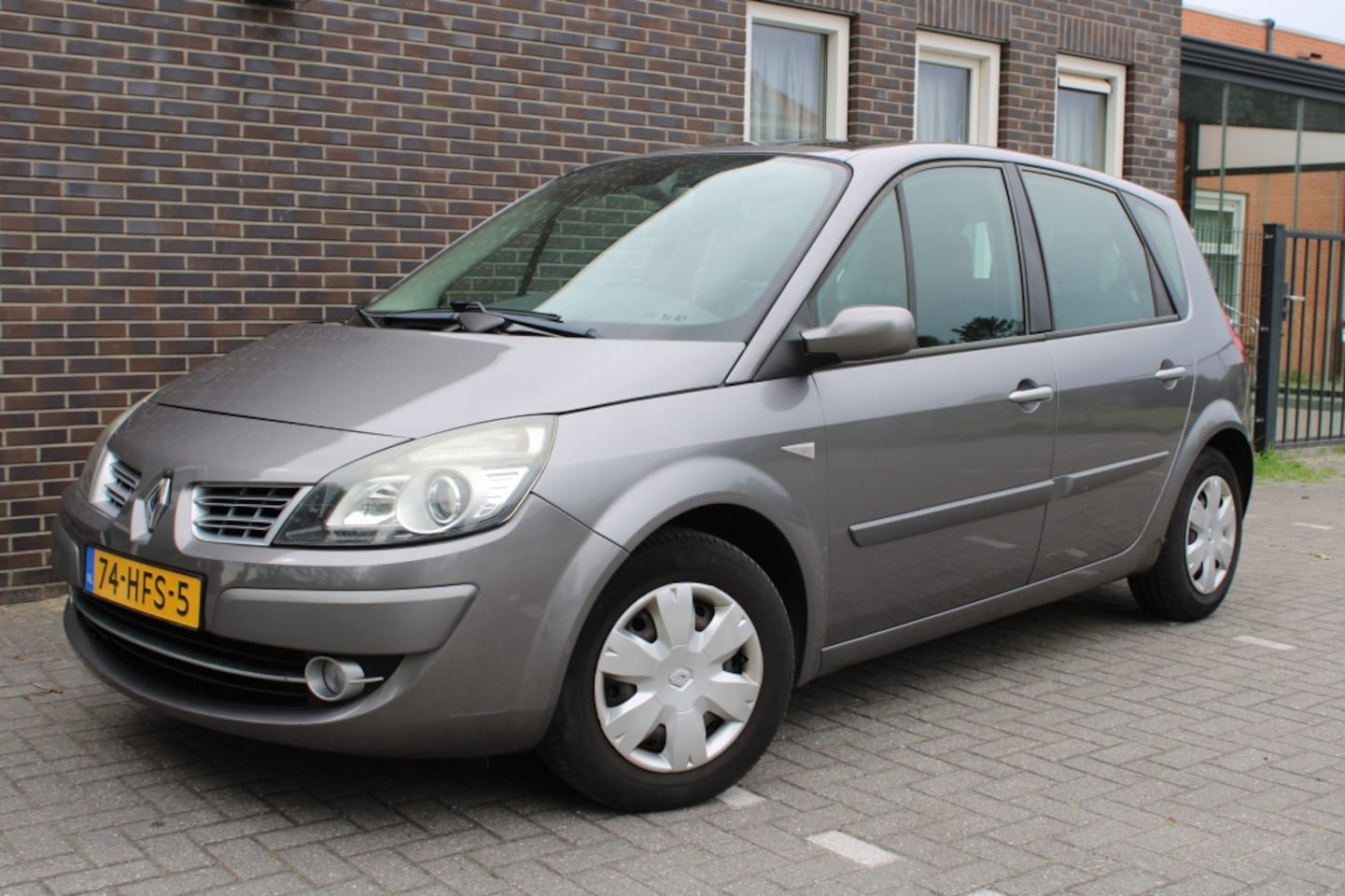 Renault Scénic - 1.6-16V Business L- clima-navi-trekhaak - AutoWereld.nl