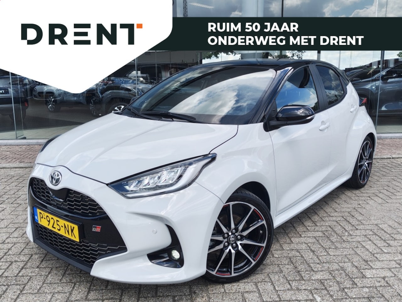 Toyota Yaris - 1.5 Hybrid GR Sport | Premium Pack | Trekhaak | Pano | JBL | HUD - AutoWereld.nl