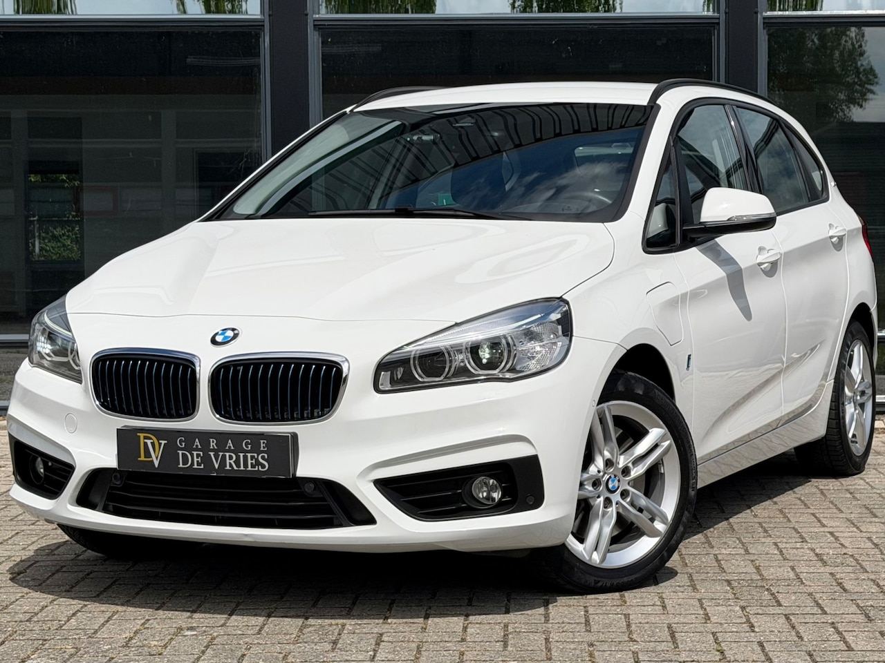 BMW 2-serie Active Tourer - 225xe Plug-in Hybrid 224pk Executive ACC Lane Assist Navi Garantie - AutoWereld.nl