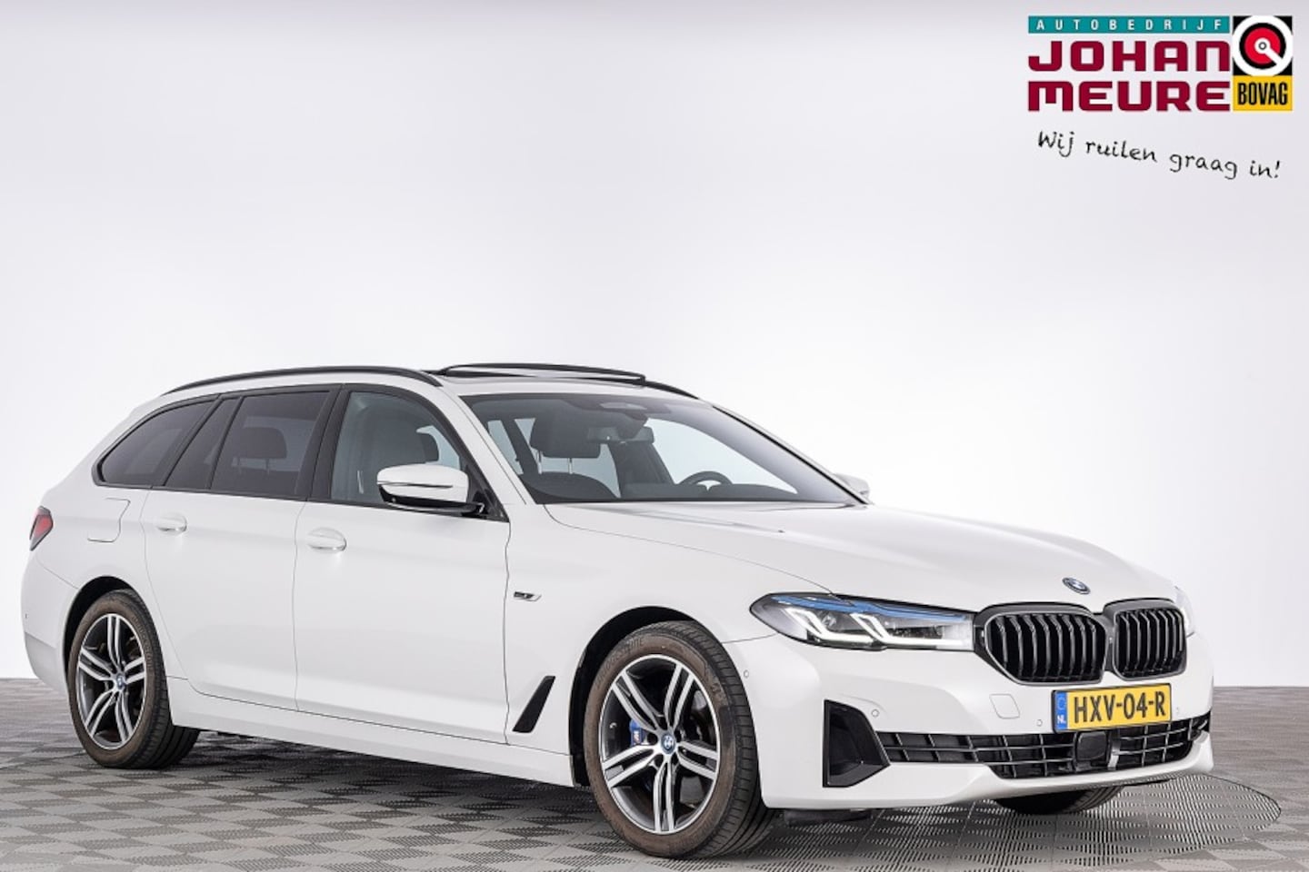 BMW 5-serie Touring - 530 e xDrive Business Edition Plus | PANORAMADAK | LEDER | Full LED . - AutoWereld.nl