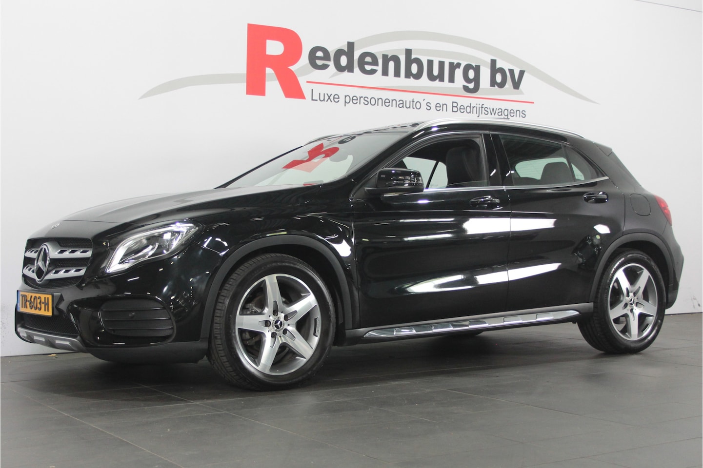 Mercedes-Benz GLA-Klasse - 180 Business Solution AMG - Pano / Carplay / Camera - AutoWereld.nl