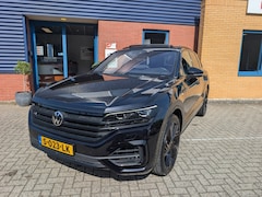 Volkswagen Touareg - 3.0 TSI R-LINE, Plug-in Hybride, Soft close, Trekhaak, Panodak, BOMVOL