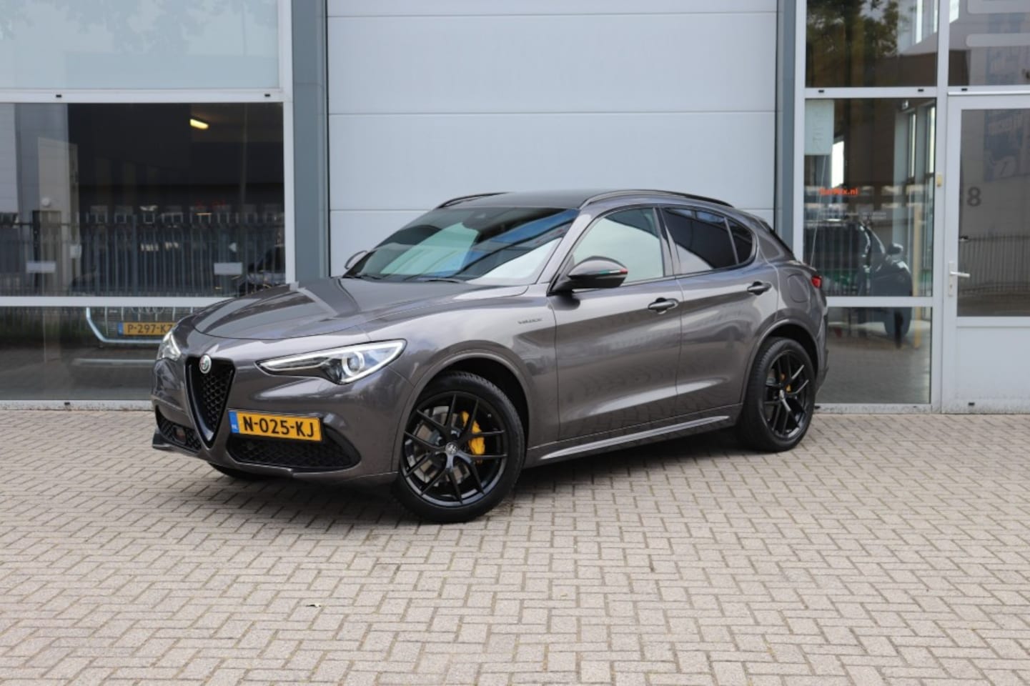 Alfa Romeo Stelvio - 2.0 T Q4 280PK VELOCE/PERF.PACK/MY21/LEDERDASH./ PAN.DAK/A.CARPLAY/20 - AutoWereld.nl