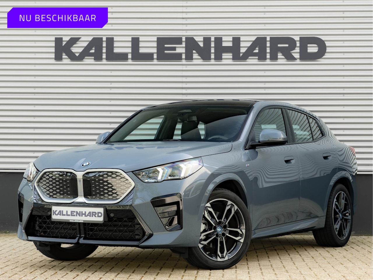 BMW iX2 - eDrive20 M-Sport - Pano - Trekhaak - Memoryzetel - Stuurwiel Verwarmd - AutoWereld.nl