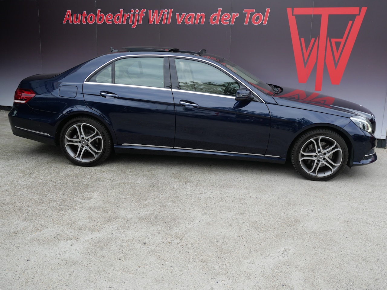 Mercedes-Benz E-klasse - 300 4MATIC PRESTIGE AVANTGARDE | PANO | A.C.C | MASSAGE | TREKHAAK | NL-AUTO!! - AutoWereld.nl