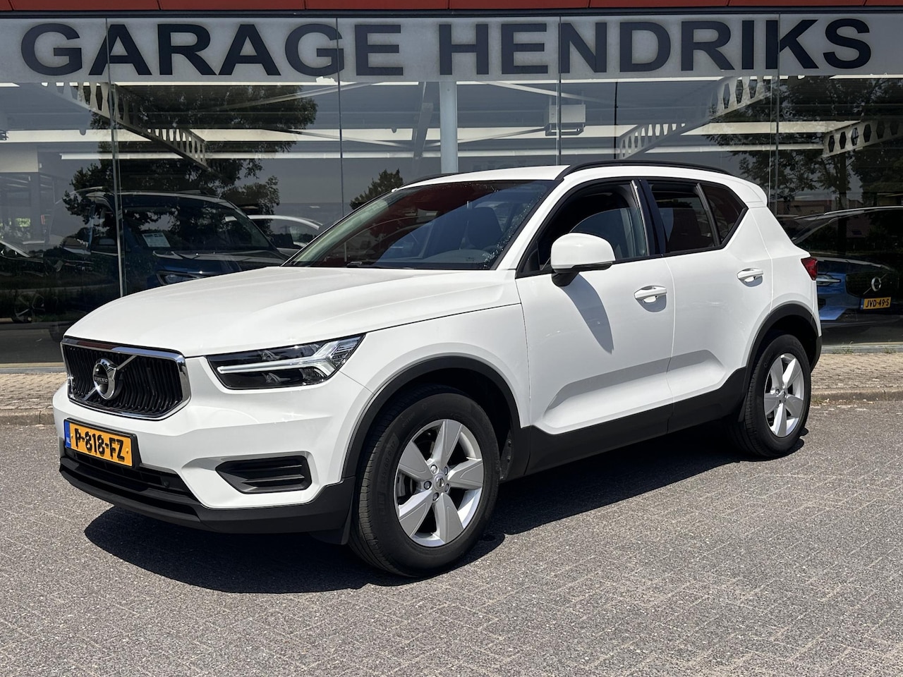 Volvo XC40 - 1.5 T2 Momentum Core | Navi | Apple Carplay/Android auto | Clima | Cruise Control | trekge - AutoWereld.nl
