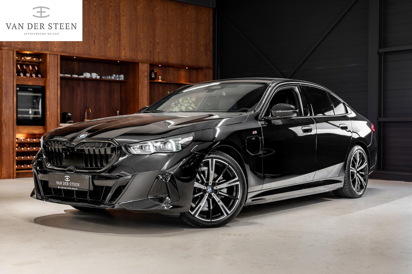 BMW 5-serie - 530e M Sport Edition Panoramadak | H&K | Stoelventilatie - AutoWereld.nl